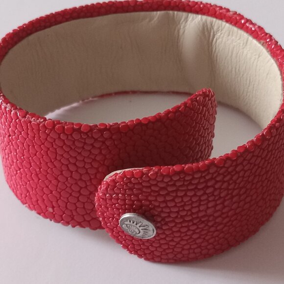 Genuine stingray cuff bracelet red with silver .925 decoration  Antique de Paris - Picture 2 of 16